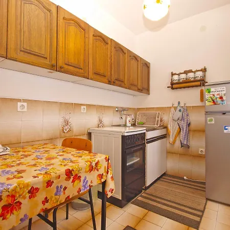 Apartman Franko 1586 *